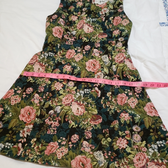 Pink Martini Vintage 60s Style Sleeveless Floral Tapestry Dress - Picture 13 of 14